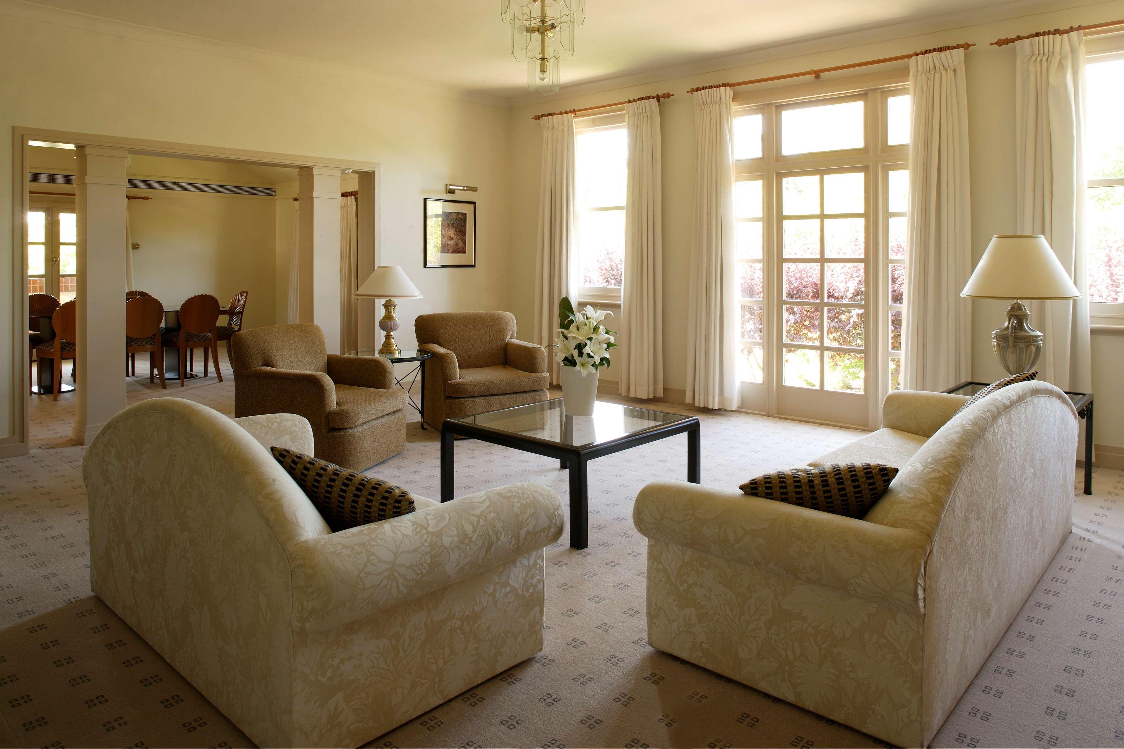 Hyatt Hotel Canberra - A Park Hyatt Hotel Interior foto A living room