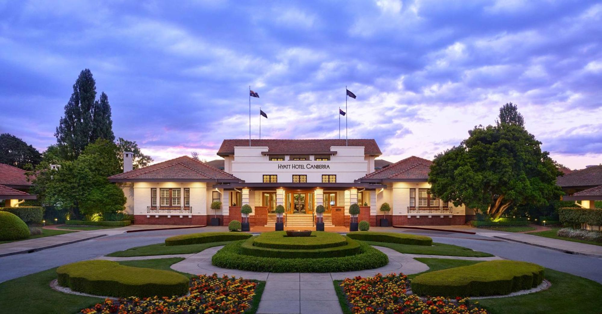 Hyatt Hotel Canberra - A Park Hyatt Hotel Exterior foto The clubhouse at the Adelaide Golf Club
