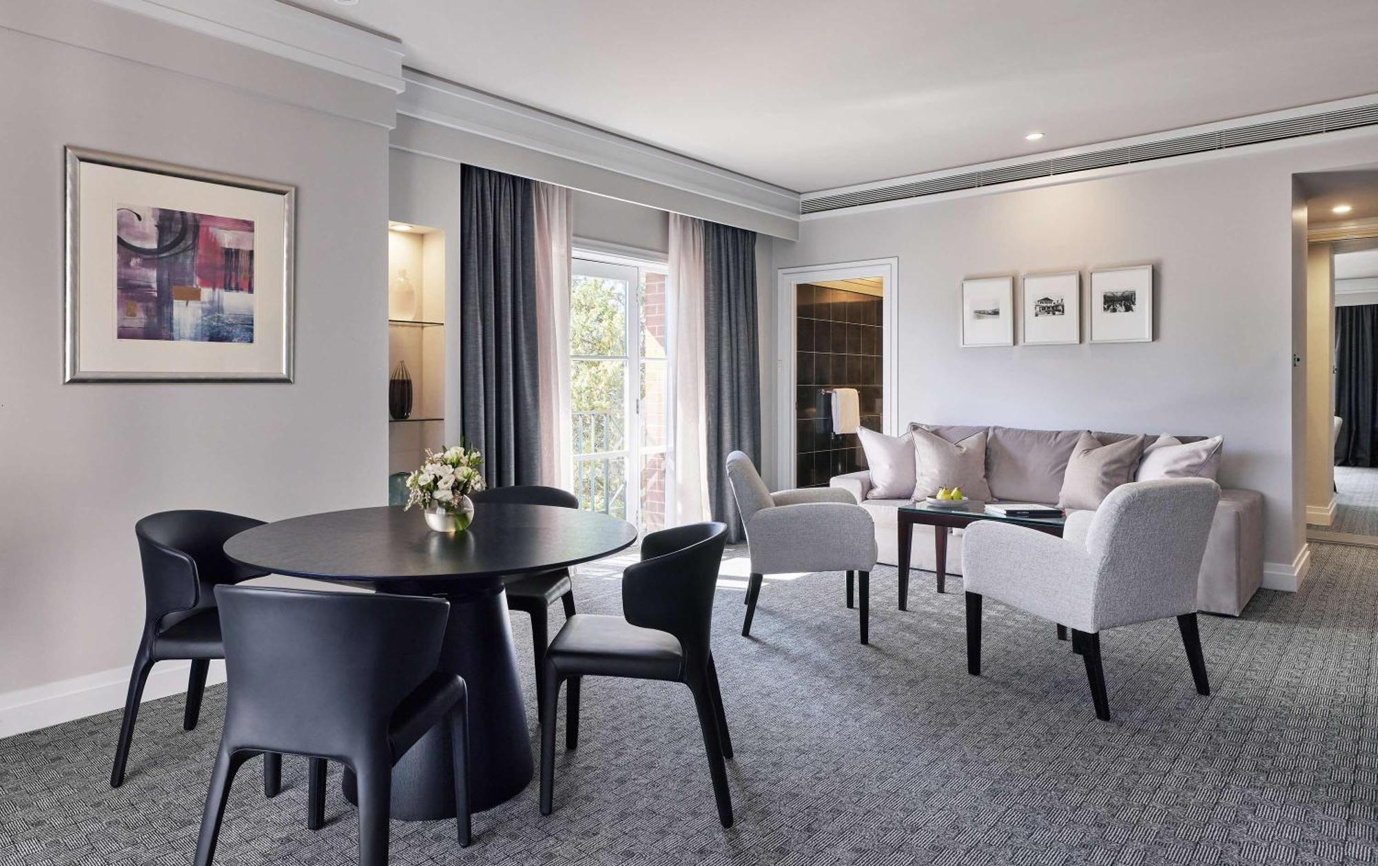 Hyatt Hotel Canberra - A Park Hyatt Hotel Exterior foto Suite at the hotel