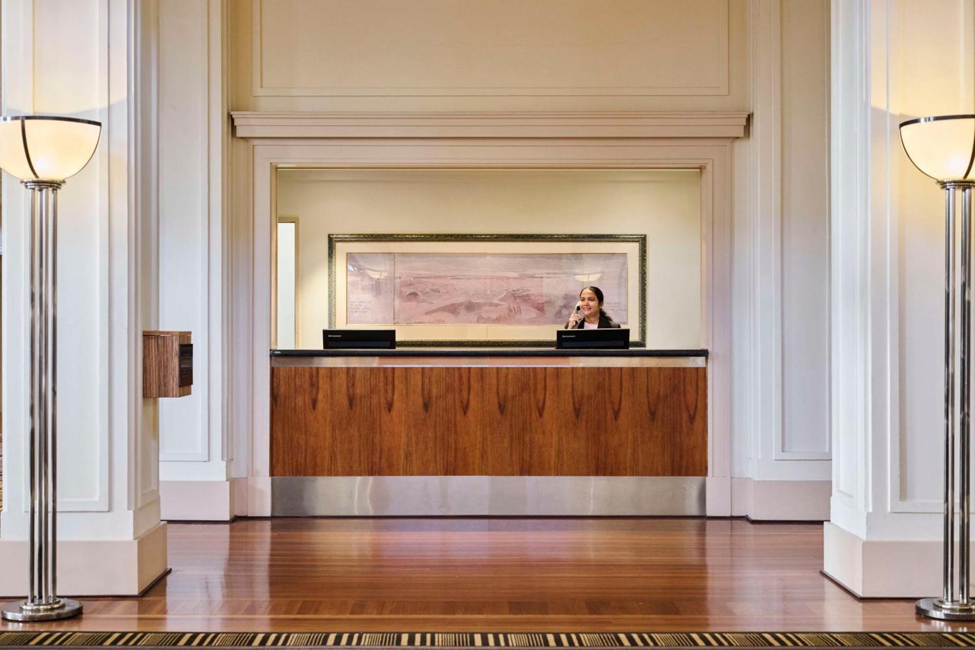 Hyatt Hotel Canberra - A Park Hyatt Hotel Exterior foto